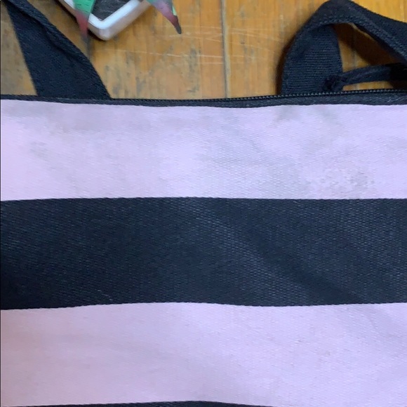 🌵 Victoria secret extra large duffle bag - Picture 5 of 6